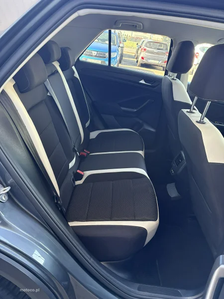 Volkswagen T-Roc A1 14