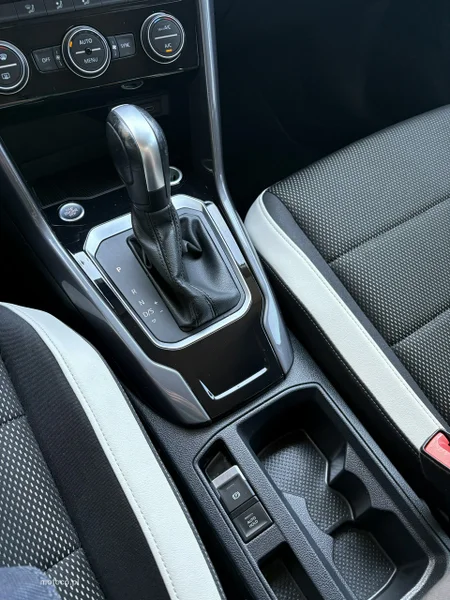Volkswagen T-Roc A1 21