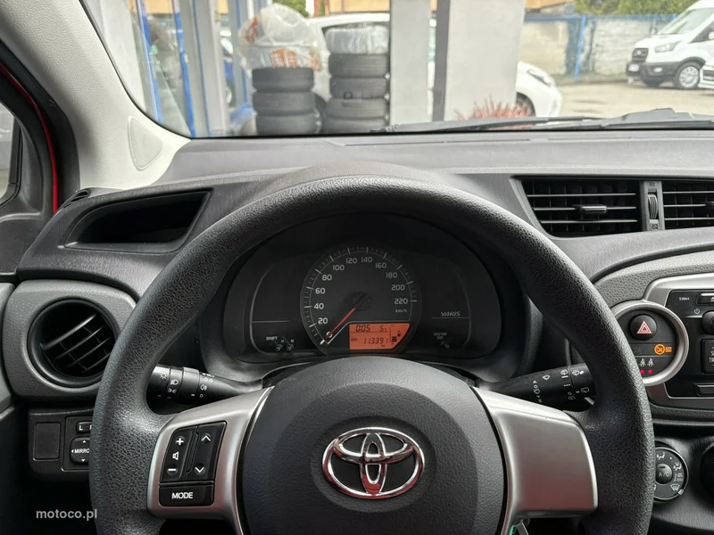Toyota Yaris XP130 14
