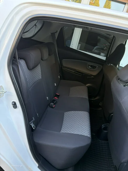 Toyota Yaris XP130 16