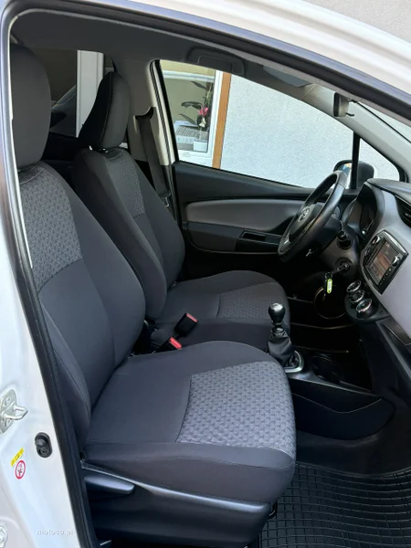 Toyota Yaris XP130 17