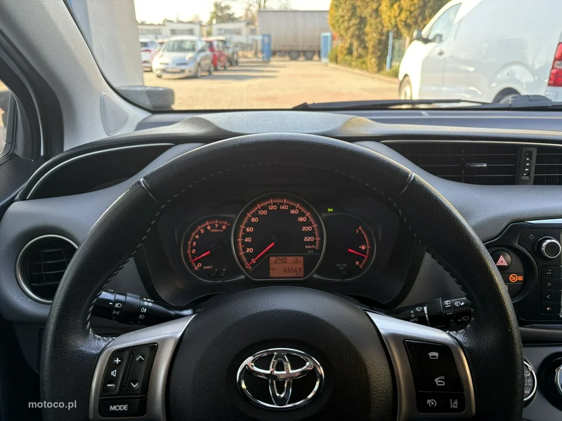 Toyota Yaris XP130 19