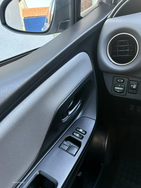 Toyota Yaris XP130 22