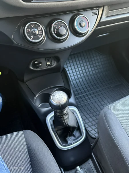 Toyota Yaris XP130 23