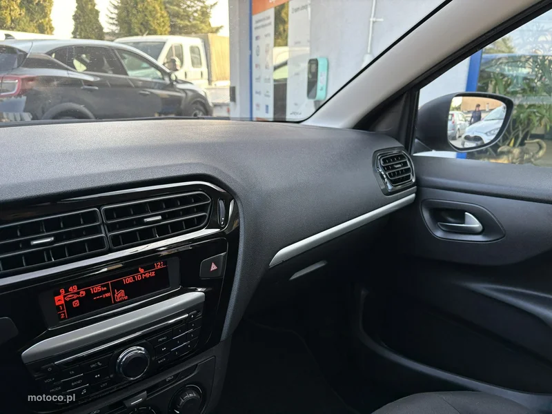 Peugeot 301 11