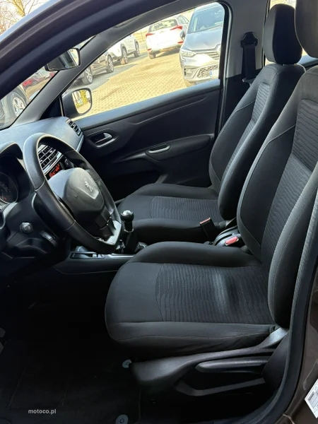 Peugeot 301 12