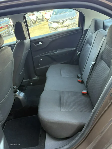 Peugeot 301 13
