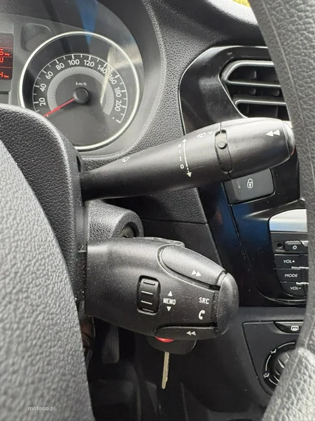 Peugeot 301 18
