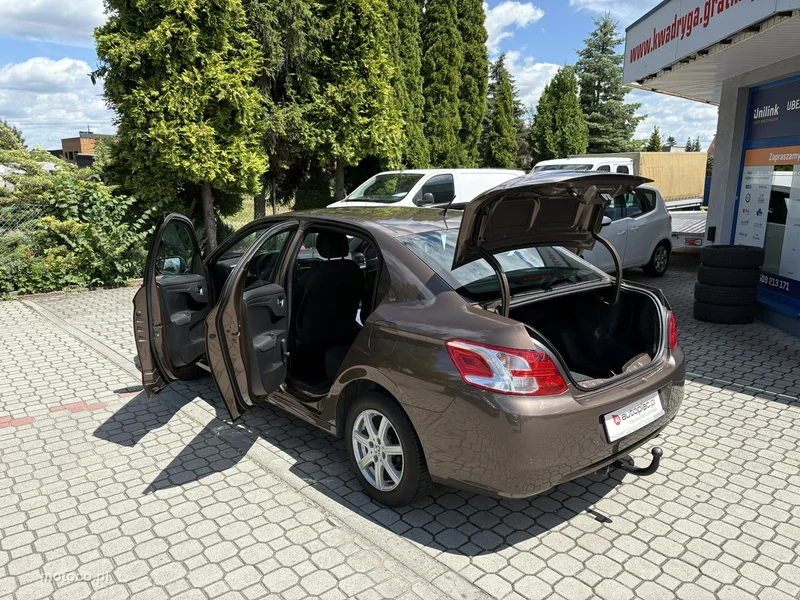 Peugeot 301 24