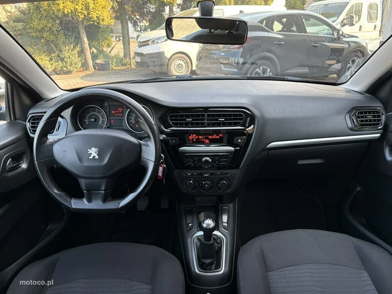 Peugeot 301 10