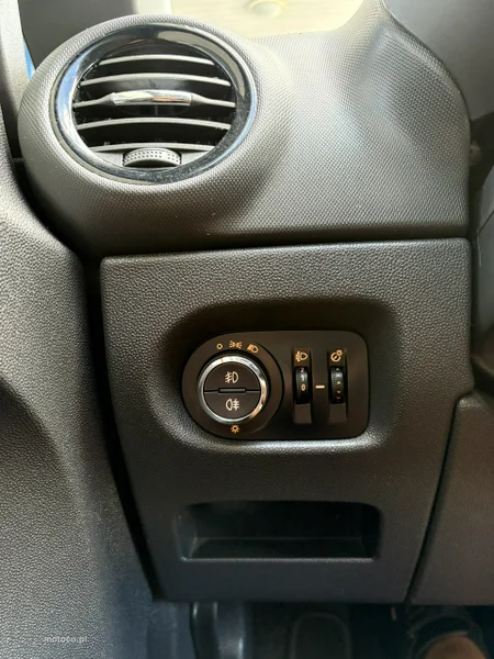 Opel Corsa D 25