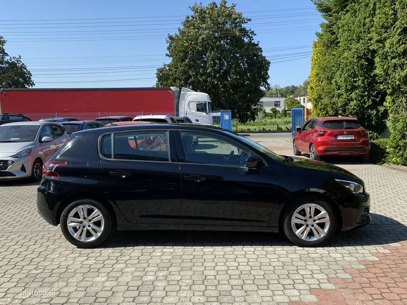 Peugeot 308 4
