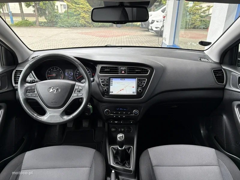 Hyundai i20 15