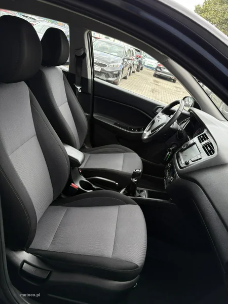 Hyundai i20 20