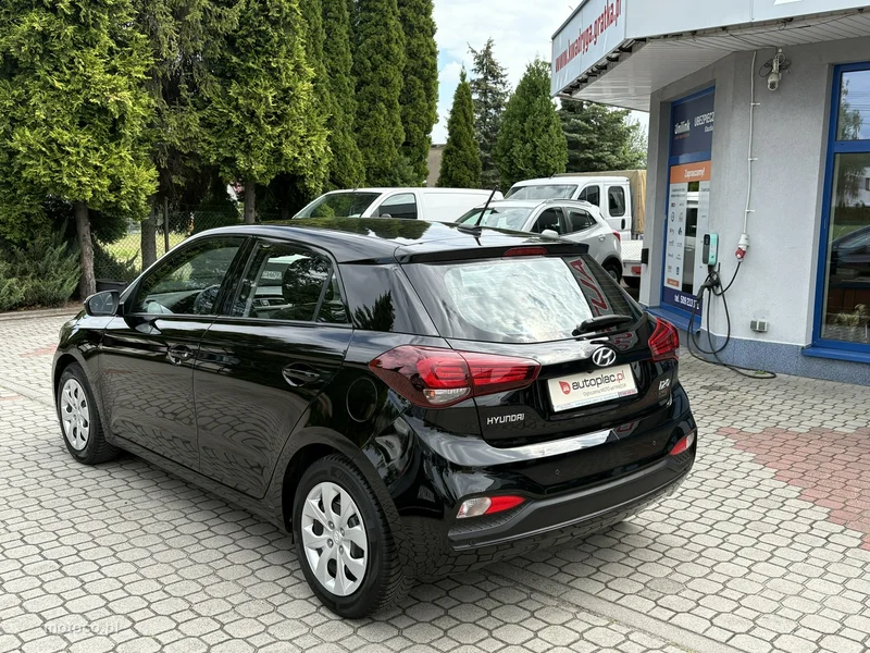 Hyundai i20 8