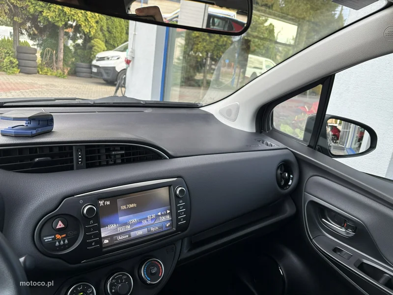 Toyota Yaris XP130 12