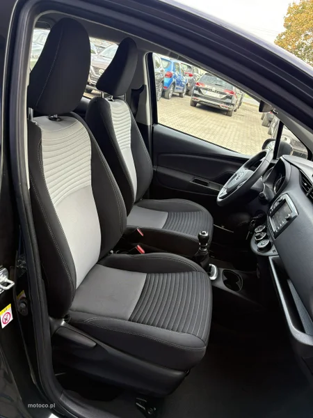 Toyota Yaris XP130 16