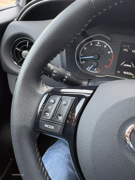 Toyota Yaris XP130 17