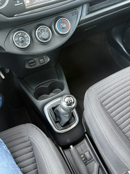 Toyota Yaris XP130 25