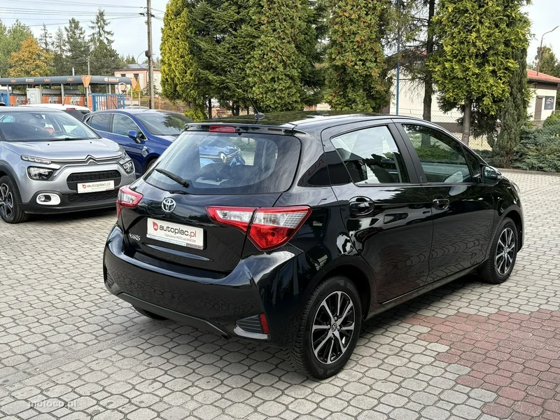 Toyota Yaris XP130 5