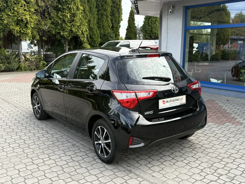 Toyota Yaris XP130 7
