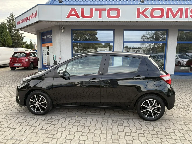 Toyota Yaris XP130 8