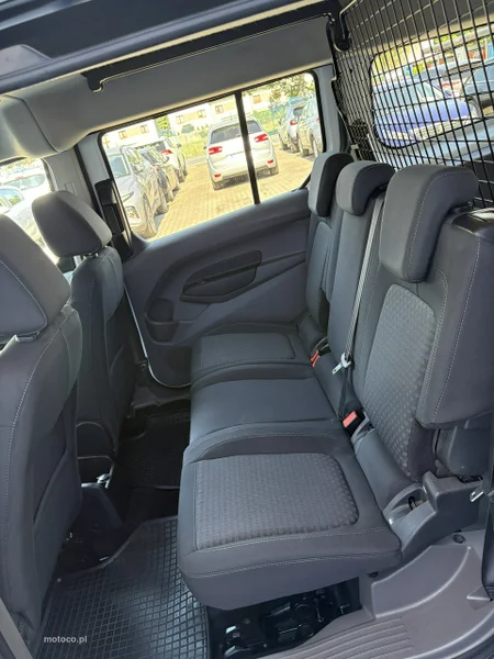 Ford Transit Connect 11