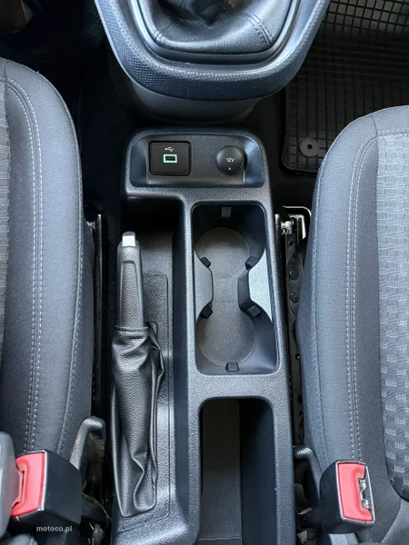 Ford Transit Connect 23