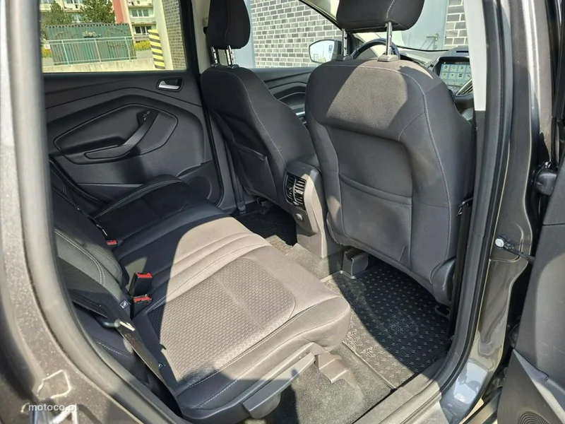 Ford Kuga II 23