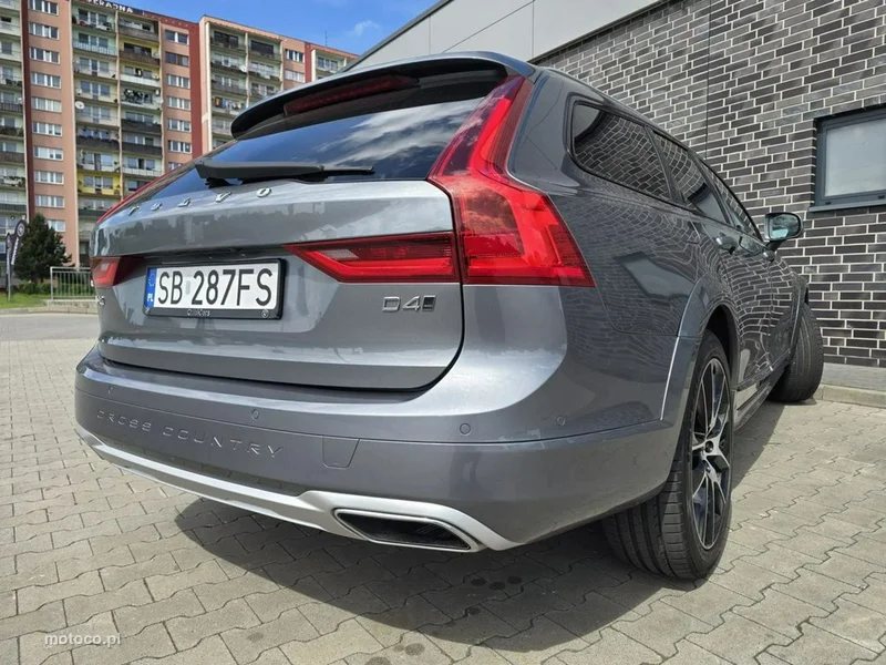 Volvo V90 Cross Country 12