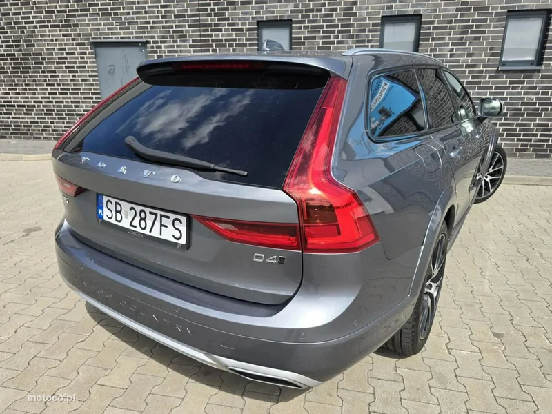 Volvo V90 Cross Country 14