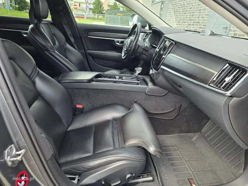 Volvo V90 Cross Country 25