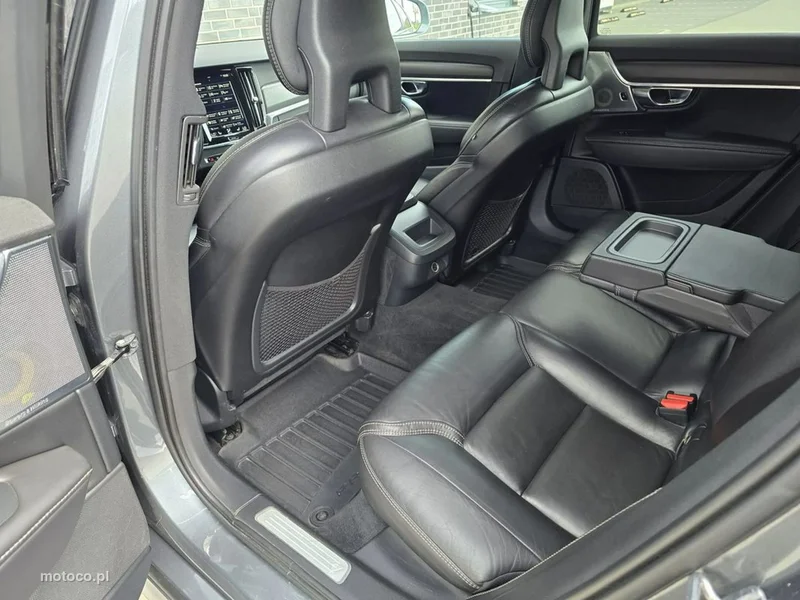 Volvo V90 Cross Country 28