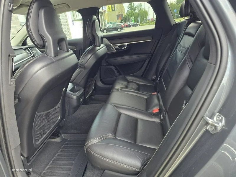 Volvo V90 Cross Country 29