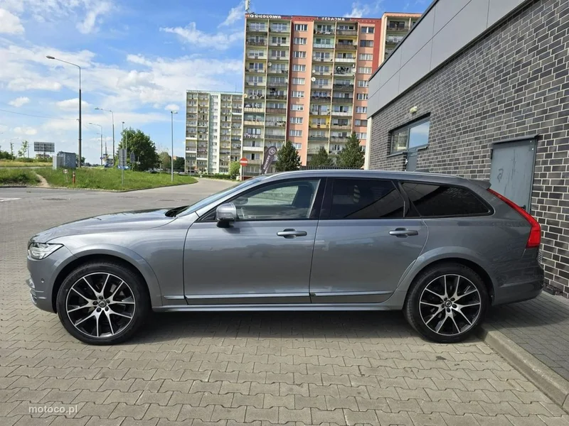 Volvo V90 Cross Country 38