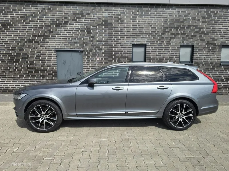 Volvo V90 Cross Country 10