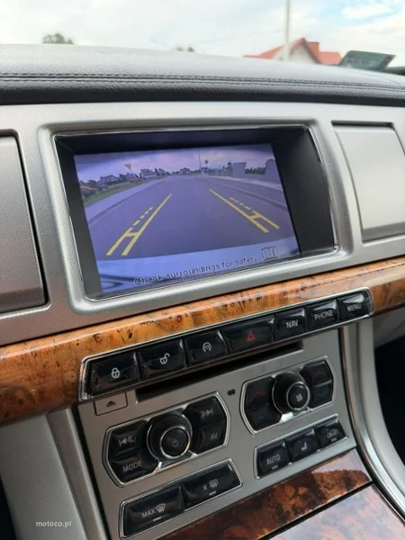 Jaguar XF 18