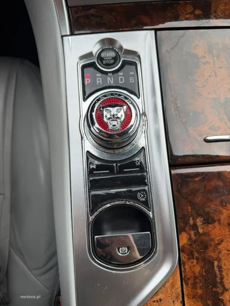 Jaguar XF 21