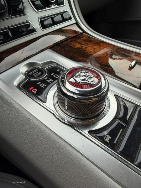 Jaguar XF 30