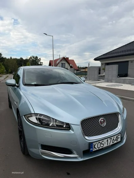 Jaguar XF 8