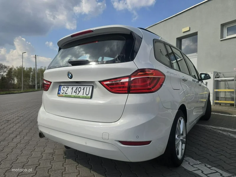 BMW Seria 2 F45 218 11