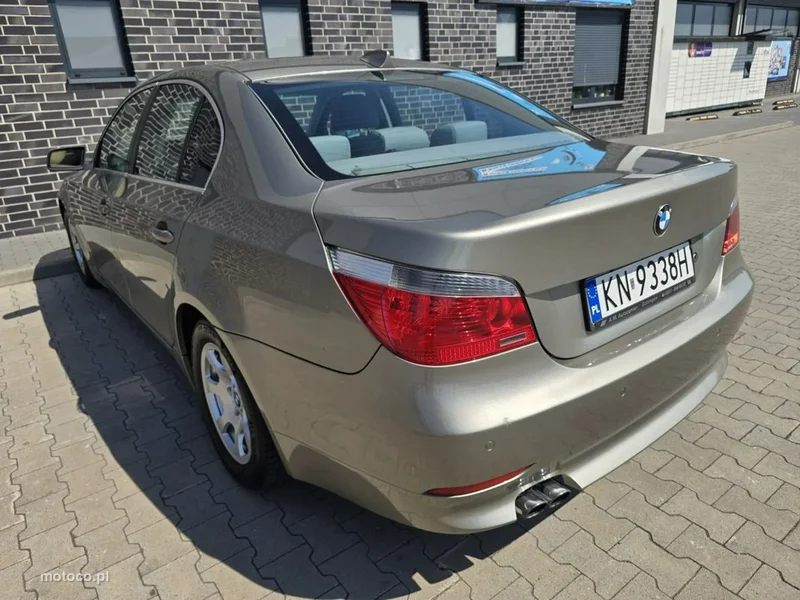 BMW Seria 5 E60 M550i 13