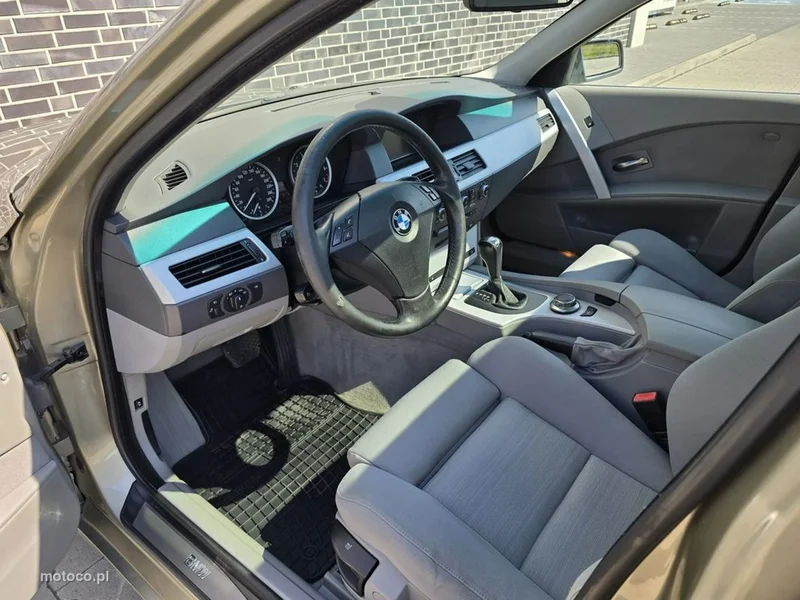 BMW Seria 5 E60 M550i 18