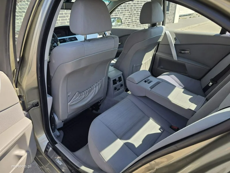 BMW Seria 5 E60 M550i 25
