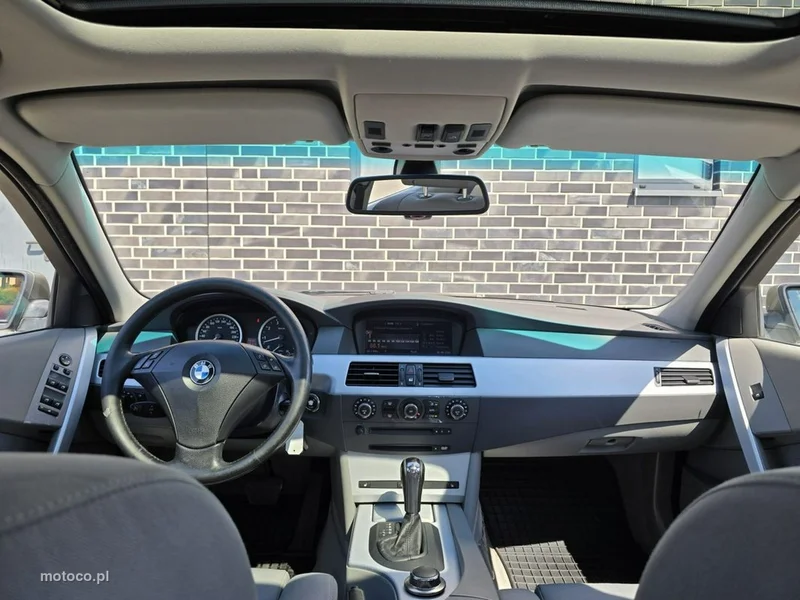 BMW Seria 5 E60 M550i 28