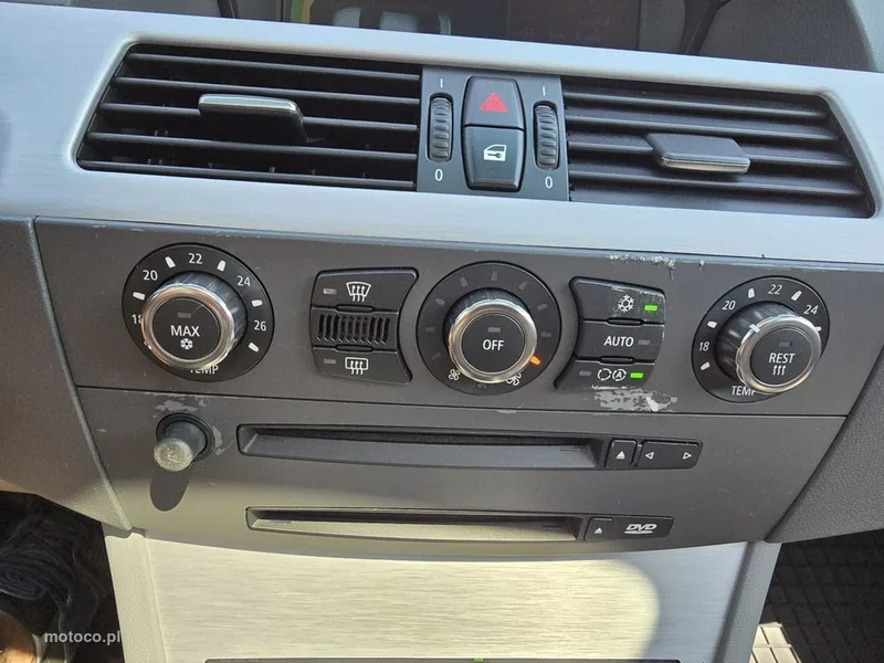 BMW Seria 5 E60 M550i 34