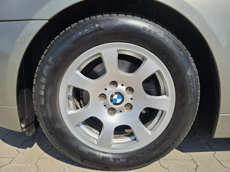 BMW Seria 5 E60 M550i 39