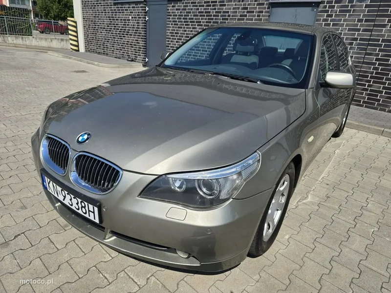 BMW Seria 5 E60 M550i 5