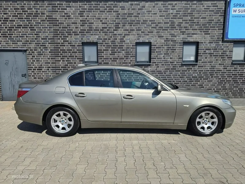 BMW Seria 5 E60 M550i 8