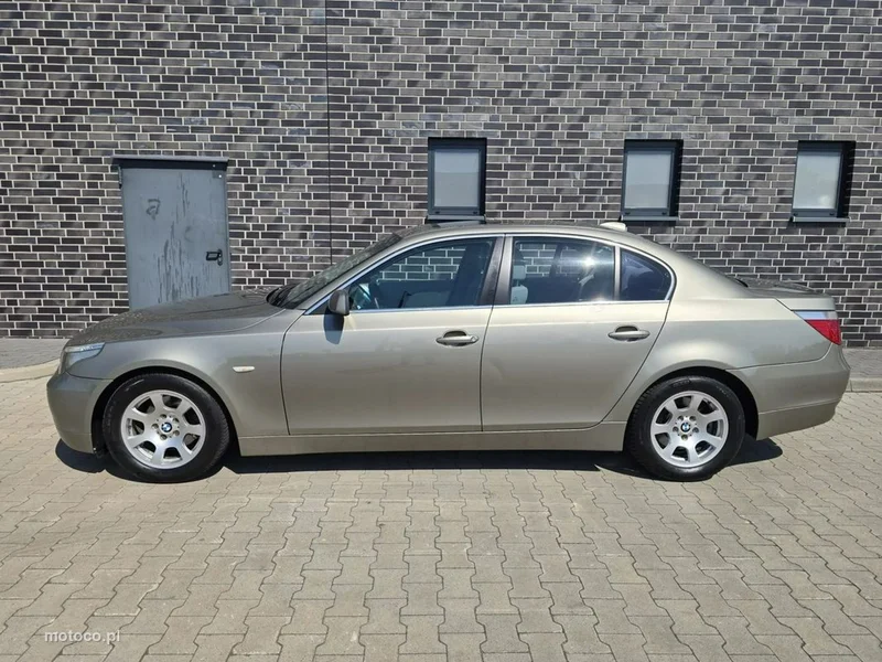 BMW Seria 5 E60 M550i 9
